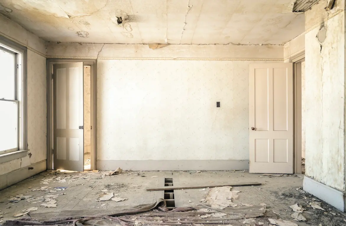 Waste disposal crew managing a cleanout project in Rutherford